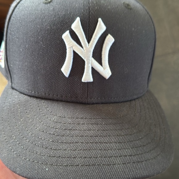 New York Yankees Fitted size 7 1/2 - Picture 5 of 5